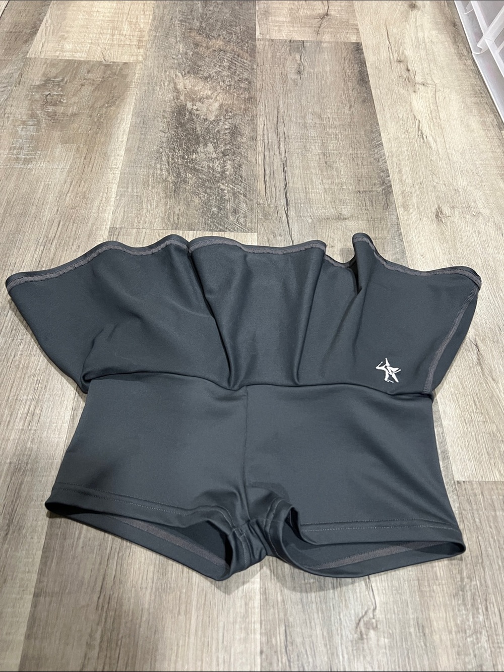 Rebel Athletics Legendary Flouncy Skort dark gray size YL - Picture 3 of 6